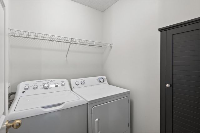 794 Cobblestone Way, Shakopee, MN 55379