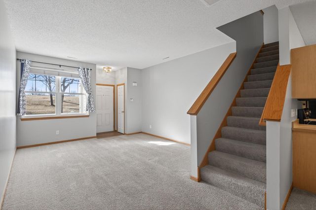 794 Cobblestone Way, Shakopee, MN 55379