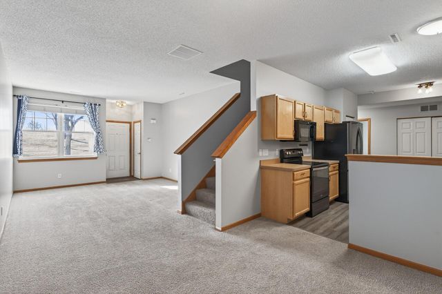 794 Cobblestone Way, Shakopee, MN 55379