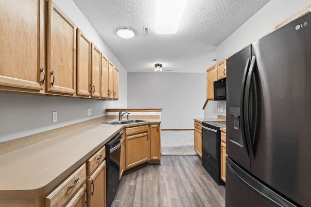 794 Cobblestone Way, Shakopee, MN 55379