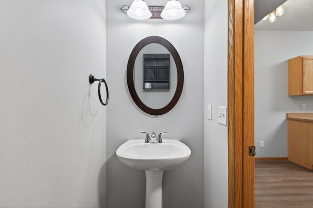 794 Cobblestone Way, Shakopee, MN 55379