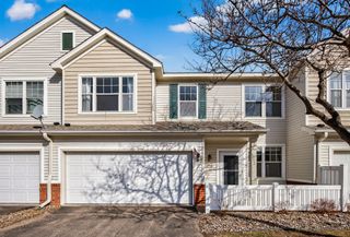 794 Cobblestone Way, Shakopee, MN 55379
