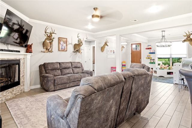 909 Carter Court, Siloam Springs, AR 72761