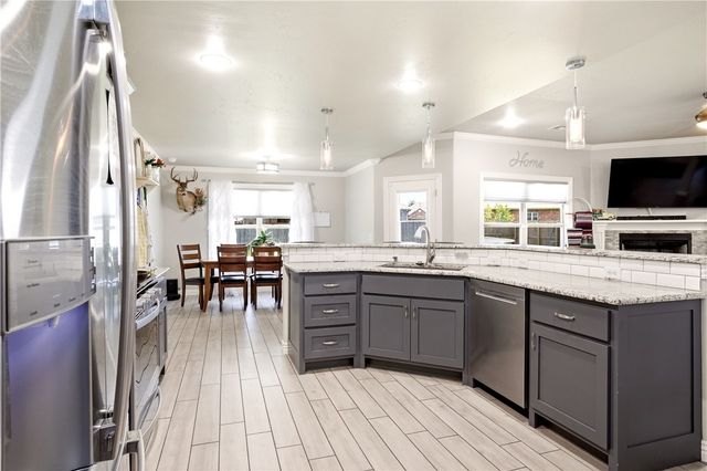 909 Carter Court, Siloam Springs, AR 72761