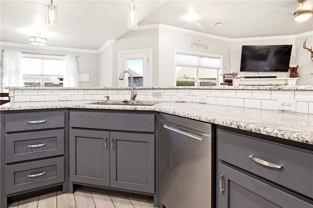 909 Carter Court, Siloam Springs, AR 72761