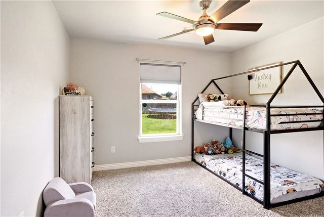 909 Carter Court, Siloam Springs, AR 72761