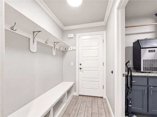 909 Carter Court, Siloam Springs, AR 72761