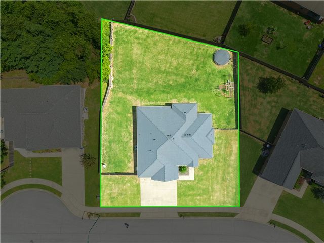 909 Carter Court, Siloam Springs, AR 72761