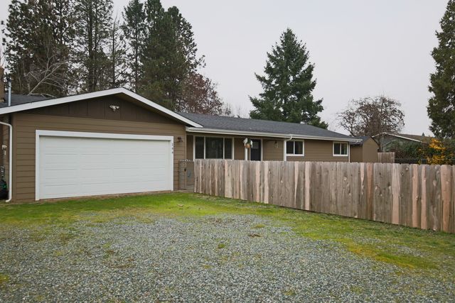 144 SW Susan Lane, Grants Pass, OR 97526