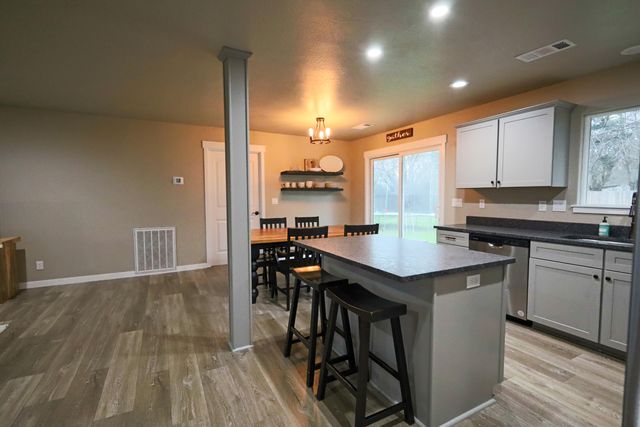 144 SW Susan Lane, Grants Pass, OR 97526