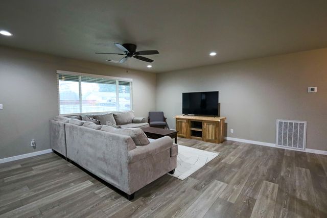 144 SW Susan Lane, Grants Pass, OR 97526