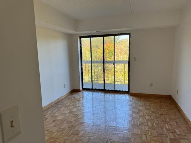 289 Elm St U 61, Medford, MA 02155