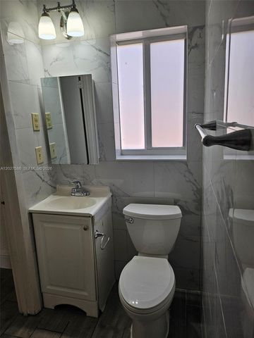 709 NE 4th Court 2, Hallandale Beach, FL 33009