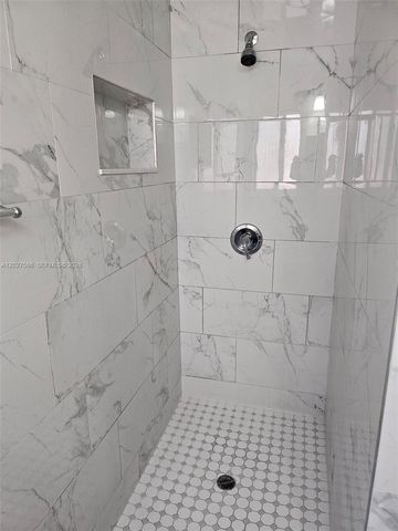 709 NE 4th Court 2, Hallandale Beach, FL 33009
