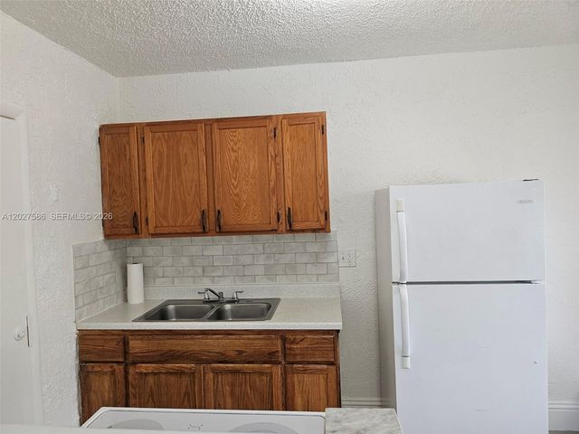 709 NE 4th Court 2, Hallandale Beach, FL 33009