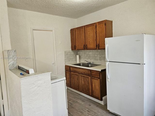 709 NE 4th Court 2, Hallandale Beach, FL 33009