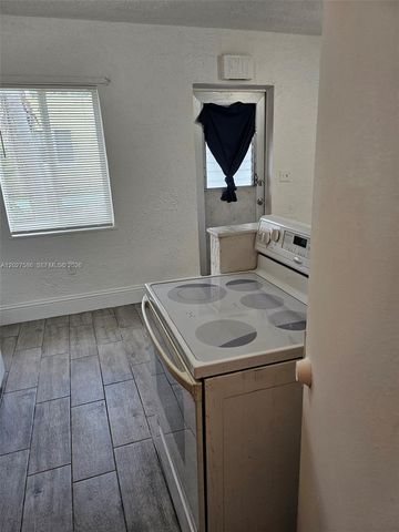 709 NE 4th Court 2, Hallandale Beach, FL 33009