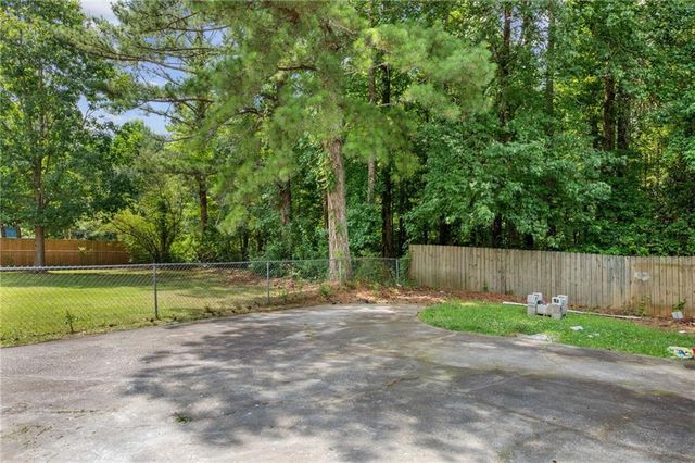 3522 Ten Oaks Court, Powder Springs, GA 30127