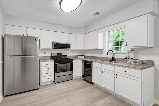 3522 Ten Oaks Court, Powder Springs, GA 30127