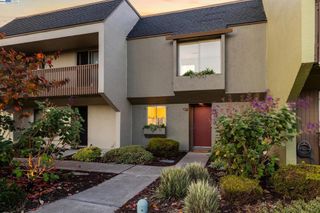 3032 Linda Vista, Alameda, CA 94502