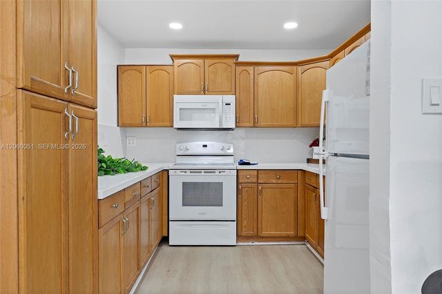 6103 Monroe St, Hollywood, FL 33023