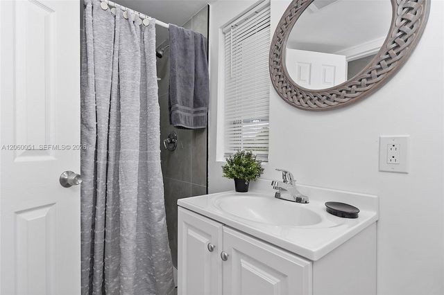 6103 Monroe St, Hollywood, FL 33023