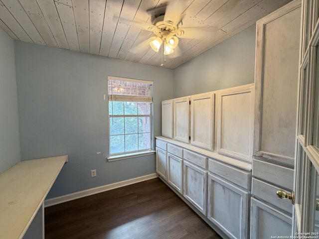 1203 Ganton Ln, San Antonio, TX 78260