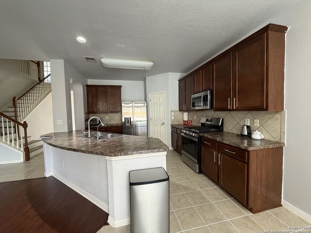 1203 Ganton Ln, San Antonio, TX 78260