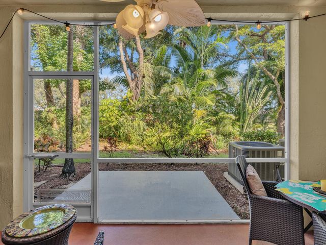 9695 Porta Leona Lane, Boynton Beach, FL 33472