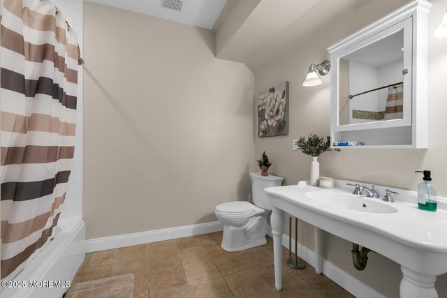 234 Borden Road, Middletown, NJ 07748