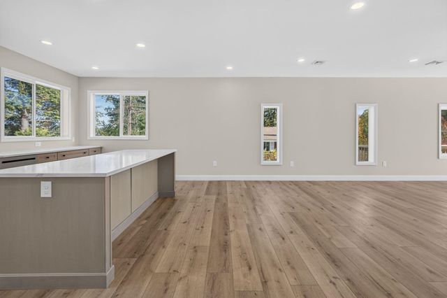 5 Ridge Road, Newton, NH 03858