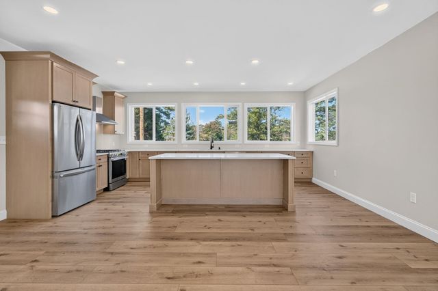 5 Ridge Road, Newton, NH 03858