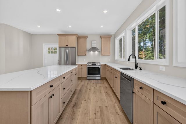 5 Ridge Road, Newton, NH 03858
