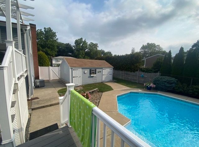 7 Cleveland Road, Peabody, MA 01960