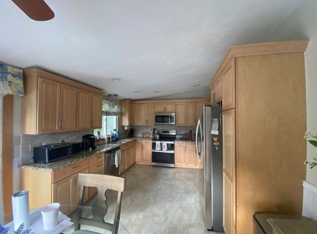 7 Cleveland Road, Peabody, MA 01960