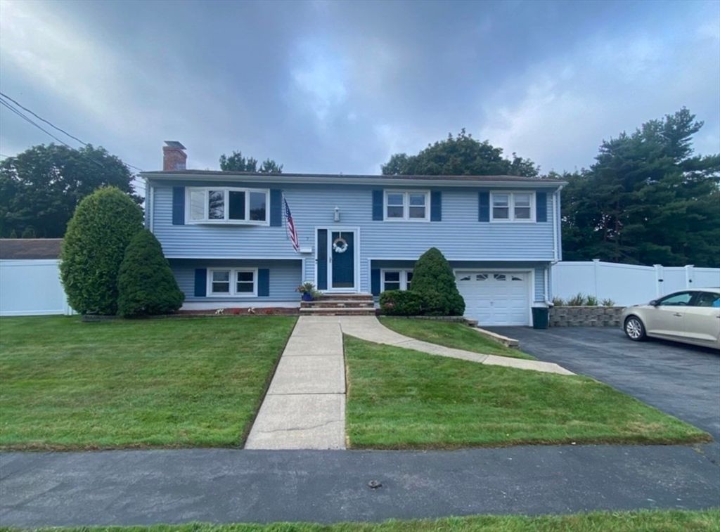 7 Cleveland Road, Peabody, MA 01960