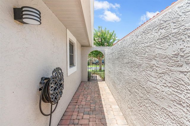 7517 FENWICK COVE LANE, Orlando, FL 32819