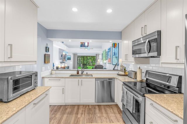 7517 FENWICK COVE LANE, Orlando, FL 32819