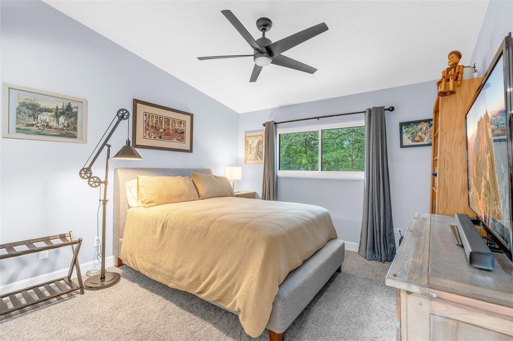 Image 66 of property listing at 7517 FENWICK COVE LANE, Orlando, FL 32819