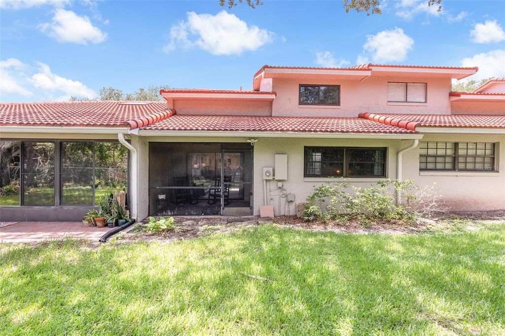 Image 77 of property listing at 7517 FENWICK COVE LANE, Orlando, FL 32819