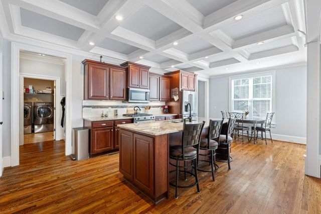 6886 Neville Drive, Ooltewah, TN 37363