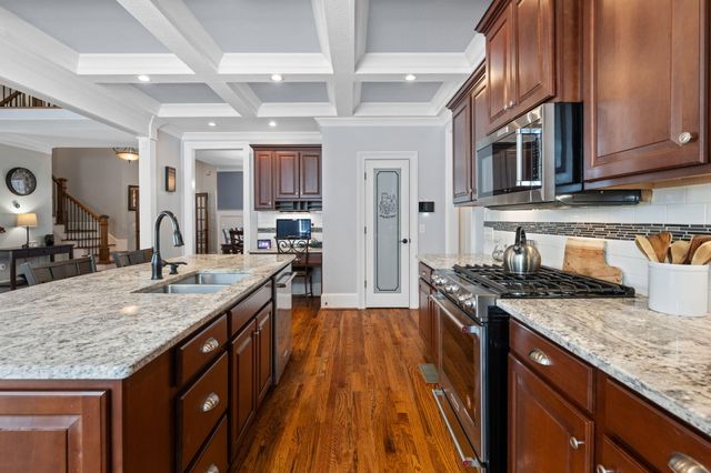 6886 Neville Drive, Ooltewah, TN 37363