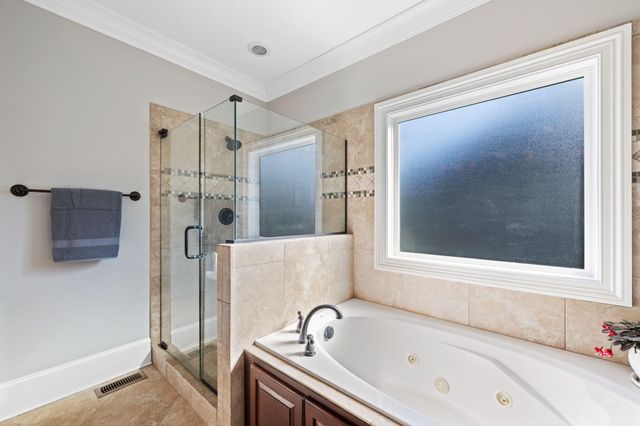 6886 Neville Drive, Ooltewah, TN 37363