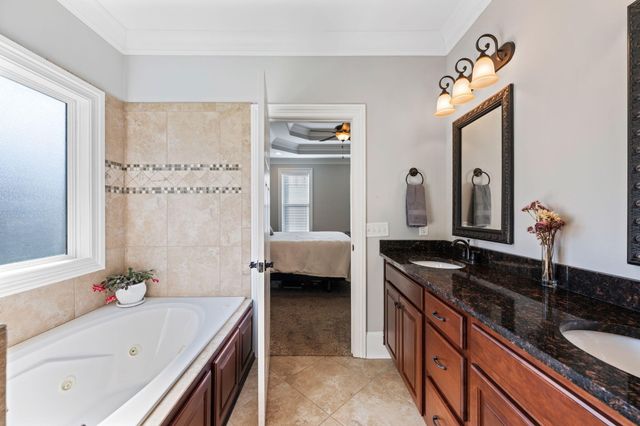 6886 Neville Drive, Ooltewah, TN 37363