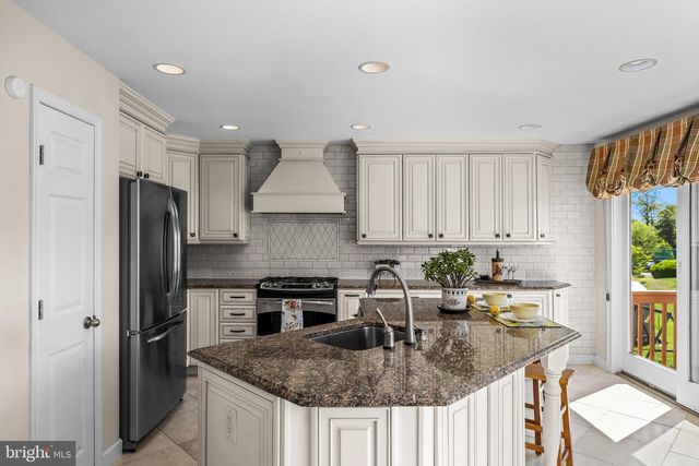 48 SNOWBERRY LN, Delran, NJ 08075