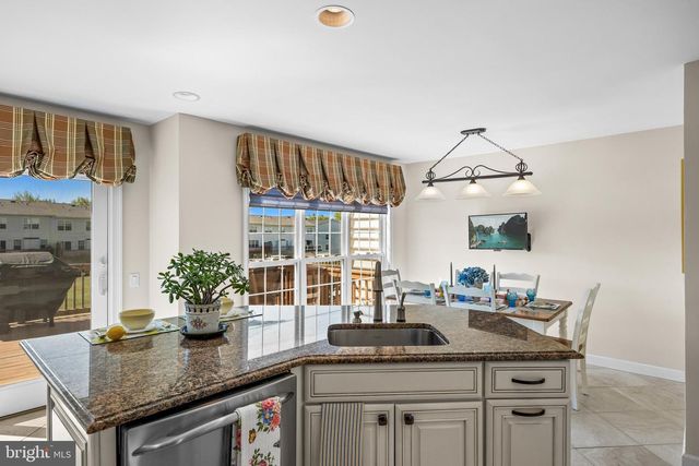 48 SNOWBERRY LN, Delran, NJ 08075