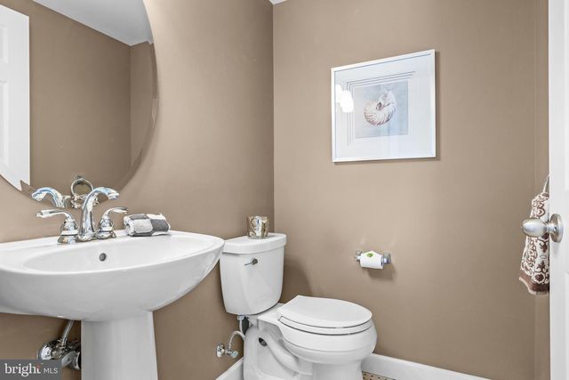 48 SNOWBERRY LN, Delran, NJ 08075