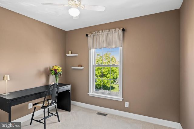 48 SNOWBERRY LN, Delran, NJ 08075