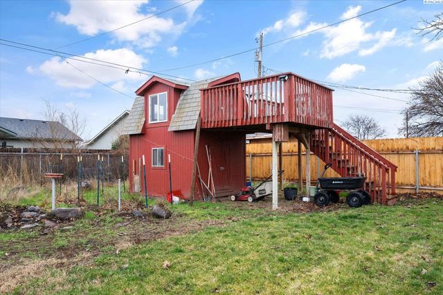 522 N Irving St, Kennewick, WA 99336