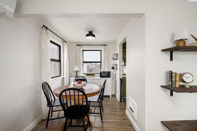 522 N Irving St, Kennewick, WA 99336